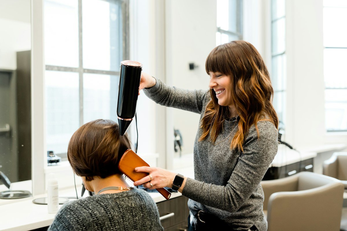 Corte y acabado profesional del cabello